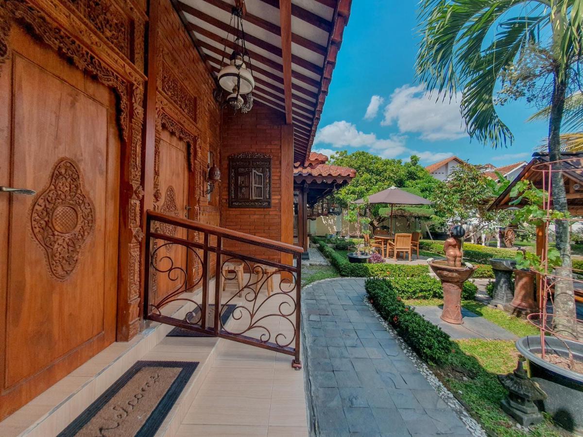Dem Ayem Heritage Guest House Yogyakarta Exterior foto