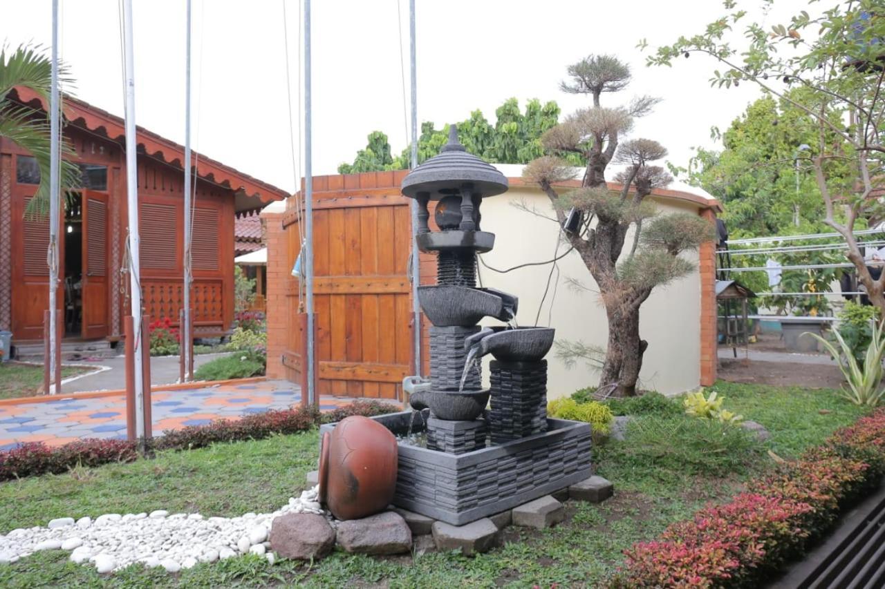 Dem Ayem Heritage Guest House Yogyakarta Exterior foto